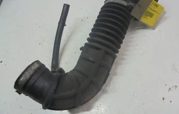 Volvo S40, V40 Air intake hose/pipe 30863962