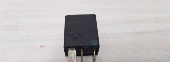 Audi A4 S4 B7 8E 8H Other relay 8Z0951253 12V30107