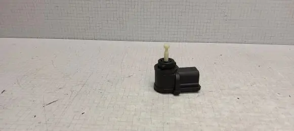 Seat Leon (1M) Headlight level adjustment motor 1J0941295B