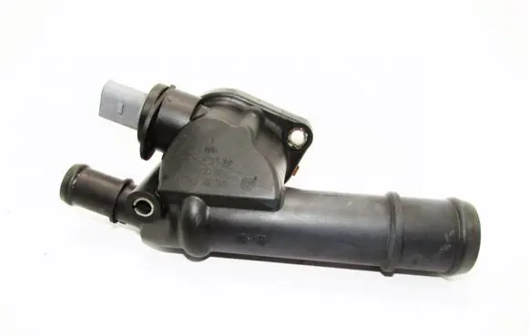 Volkswagen PASSAT B6 Engine coolant pipe/hose 03G121132B