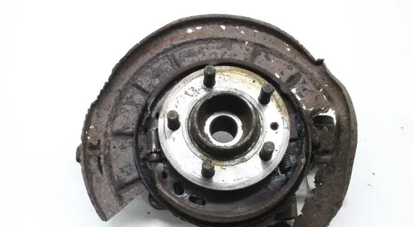 Land Rover Discovery 4 - LR4 Rear wheel hub
