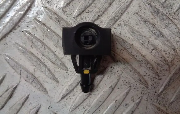 Nissan Note (E12) Windshield washer spray nozzle 
