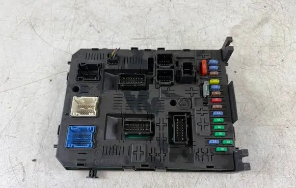 Peugeot 3008 I BSM Control unit