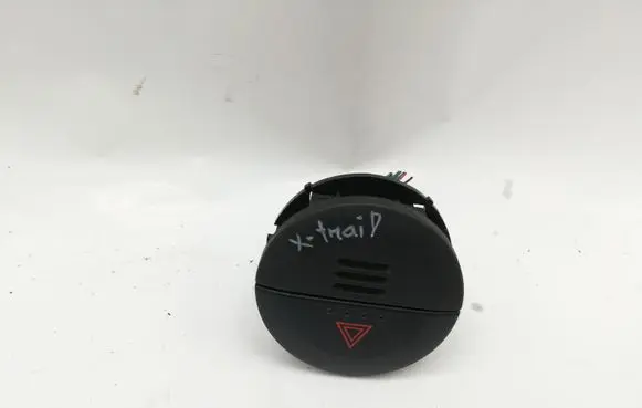 Nissan X-Trail T30 Hazard light switch 06016