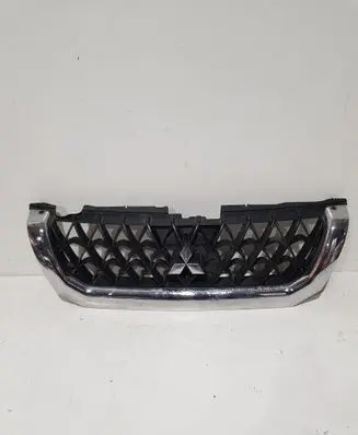 Mitsubishi Pajero Sport I Quarter panel pressure vent MR47859798