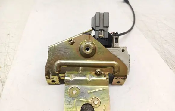 Volvo S60 Tailgate/trunk/boot lock/catch/latch 8652398 7890C7 PA6GF30