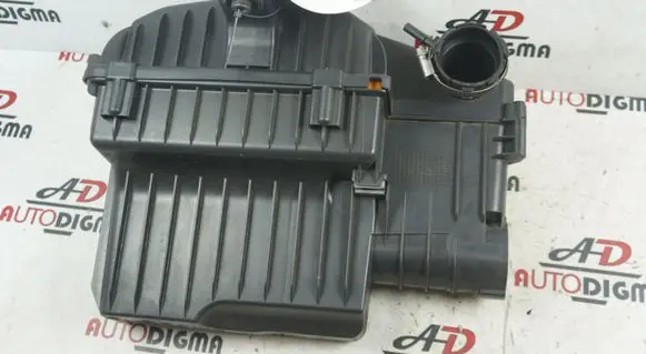 Peugeot 2008 I Air filter box 9670851880
