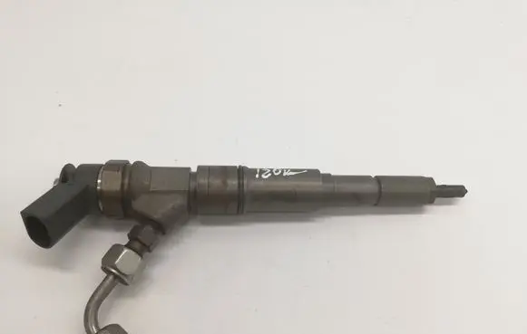 BMW 1 E81 E87 Fuel injector 0445110209 7794435