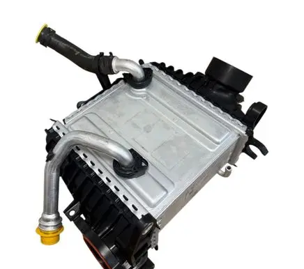 Mercedes-Benz Metris W447 Intercooler radiator A6540904101 A6540900100 A6540906100