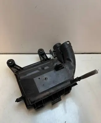 Peugeot 208 Air filter box 9806561080