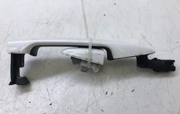 Mazda 3 III Front door exterior handle