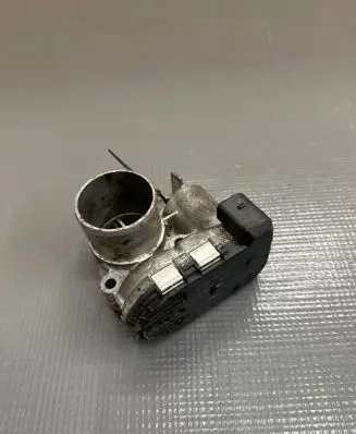 Renault Laguna III Throttle valve 8200330810 8200330812