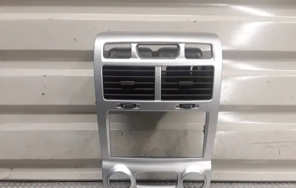 KIA Sportage Dash center air vent grill 80335148