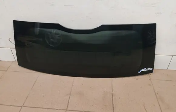 Nissan Note (E11) Rear windscreen/windshield window 