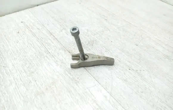 Ford Mondeo MK IV Fuel Injector clamp holder