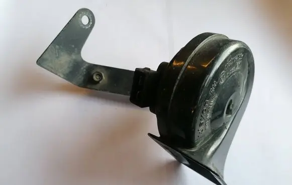 Audi A4 S4 B5 8D Horn signal 0092018 CH2139