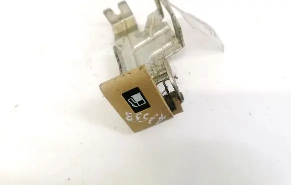 Honda CR-V Fuel tank opening switch 