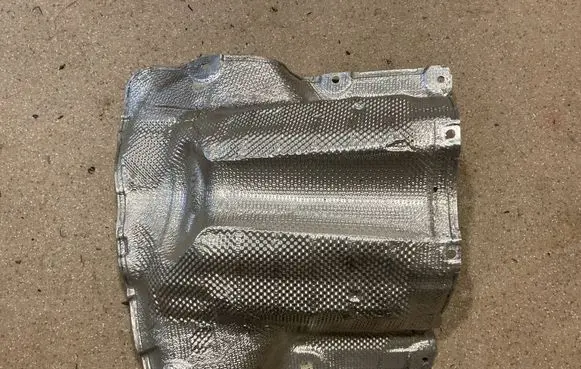 BMW M5 F90 Exhaust heat shield 8060069