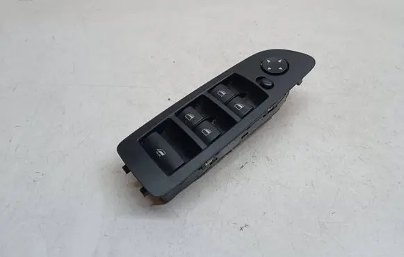 BMW 1 E82 E88 Electric window control switch 9217317