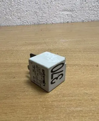 Audi A4 S4 B6 8E 8H Other relay 8D0951253 D9898