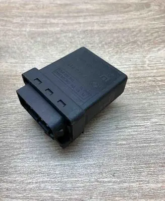 BMW 5 E39 Glow plug pre-heat relay 2246919
