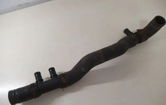 Opel Vivaro Engine coolant pipe/hose 922434