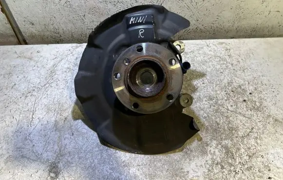 Mini Cooper Countryman R60 Front wheel hub