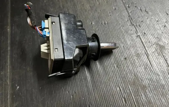 Mercedes-Benz A W176 Ignition lock A2469055601 904010B 1010366400