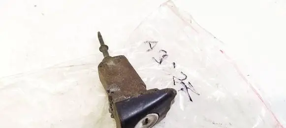 Mercedes-Benz ML W163 Front door lock (next to the handle) 