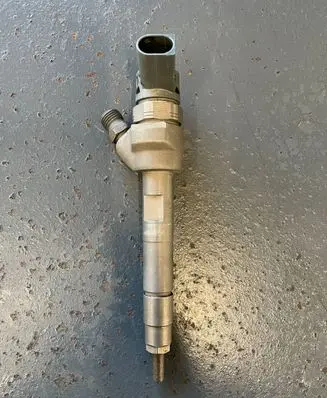 BMW 5 F10 F11 Fuel injector 7810702