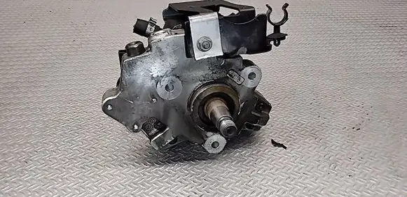 Audi A8 S8 D3 4E Fuel injection high pressure pump 0445010082 057130755G