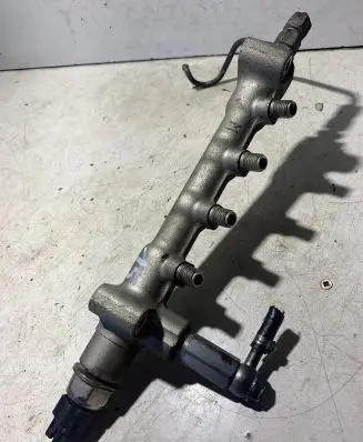 Opel Astra J Fuel main line pipe