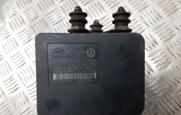 Volkswagen Golf V ABS Pump 1K0907379K 1K0614517H