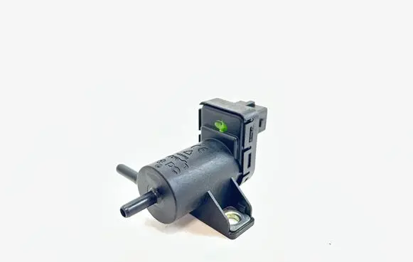 Renault Trafic III (X82) Turbo solenoid valve 8200762162