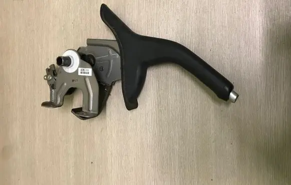 KIA Soul Handbrake/parking brake lever assembly