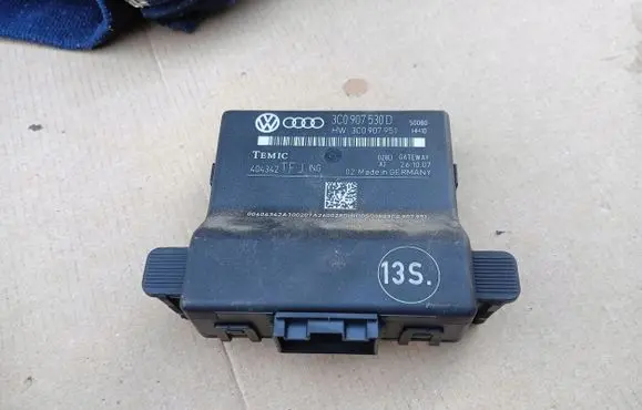 Volkswagen PASSAT B6 Gateway control module 3C0907530D
