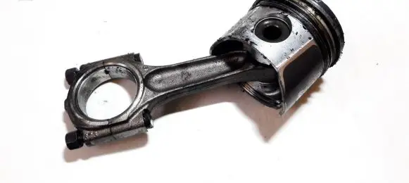 Citroen Xsara Piston with connecting rod