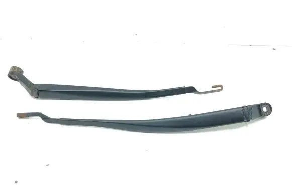 Lexus IS 220D-250-350 Front wiper blade arm