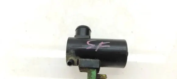 Subaru Forester SF Windscreen/windshield washer pump