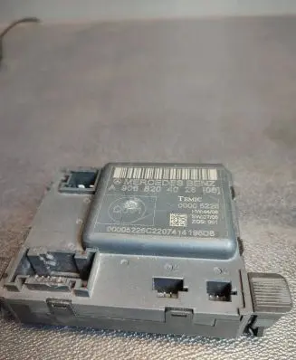 Mercedes-Benz Sprinter W901 W902 W903 W904 Door control unit/module A9068203926