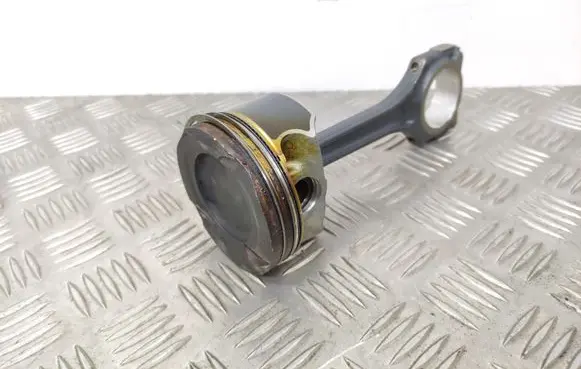 Mercedes-Benz B W246 W242 Piston with connecting rod 270910