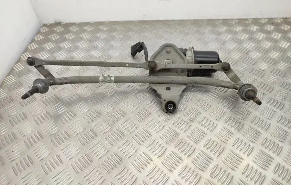 Opel Vivaro Front wiper linkage and motor