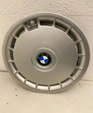 BMW 5 E34 R15 wheel hub/cap/trim 36131129843