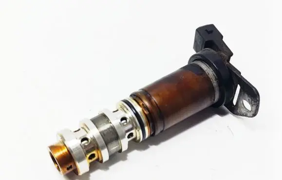 BMW 1 E82 E88 Camshaft vanos timing valve 