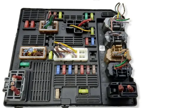 Renault Scenic III - Grand scenic III Fuse module 284B67924R 0331150200125 28402079833
