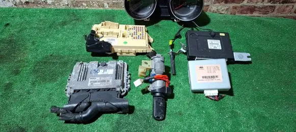 Hyundai i30 Engine ECU kit and lock set 0281019084 391132A930 91950A6061