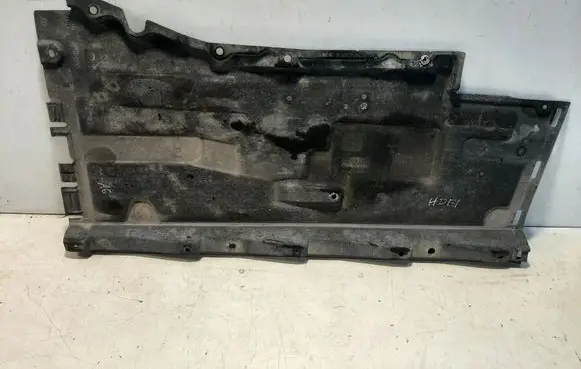 Audi A6 S6 C7 4G Side bottom protection 4G0825208D