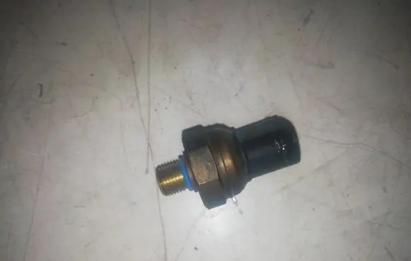 Fuel pressure sensor