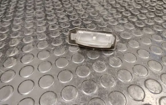 Peugeot 4007 Number plate light