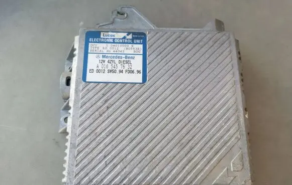 Mercedes-Benz C W202 Engine control unit/module A0165457632 04010009B